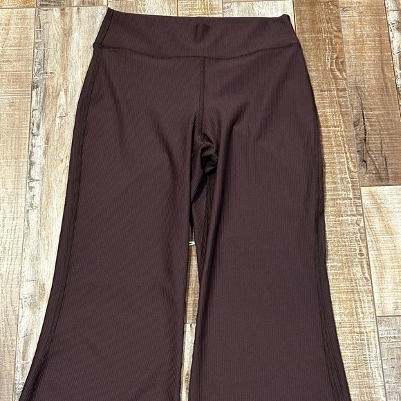 Old Navy Powersoft Leggings - Picture 6 of 6